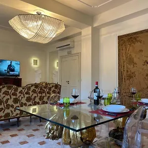https://apt-fancy-house.taorminaitalyhotels.com